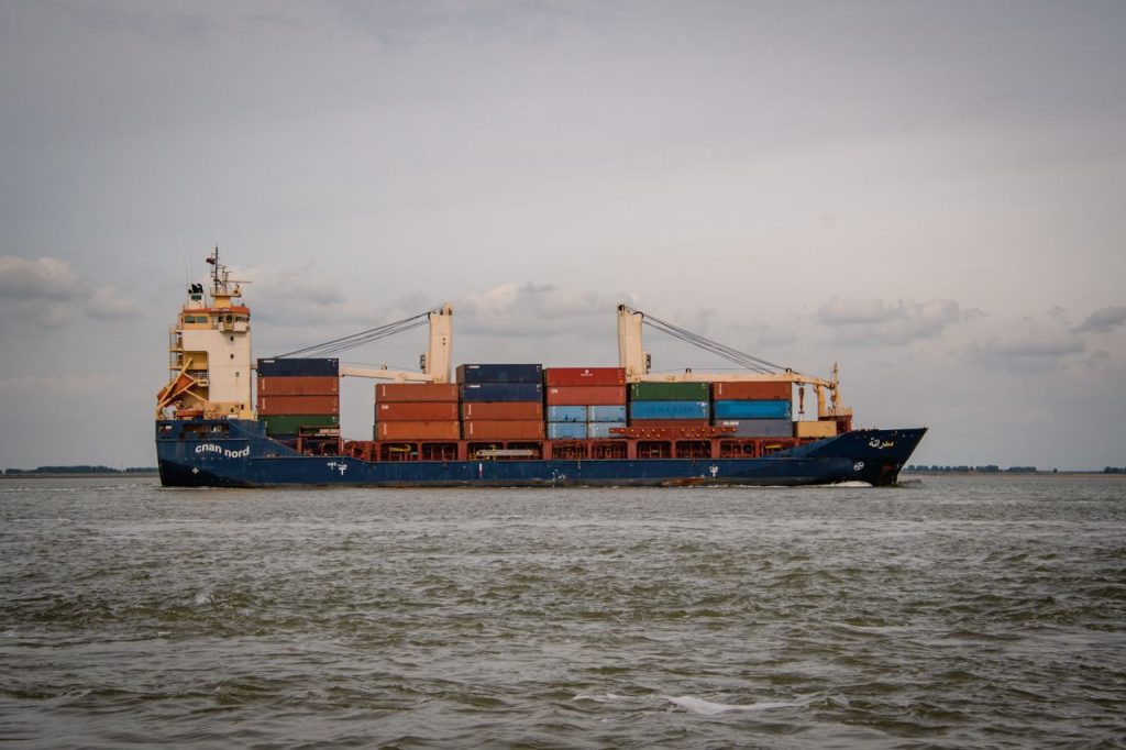 Wat er allemaal meevaart: de installaties onder dek van een schip op de Waddenzee